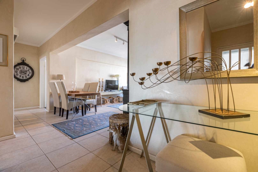 To Let 2 Bedroom Property for Rent in Sea Point Western Cape